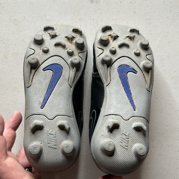 NIKE BOYS LITTLE KID JR LEGEND 10 CLUB SOCCER CLEAT SIZE 10C - Picture 12 of 13